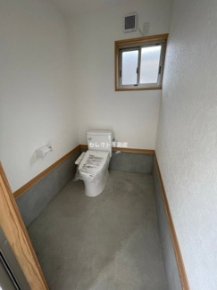 【トイレ】 | 郷開倉庫 | 鏡町鏡(有佐駅) の貸倉庫 新品トイレ 