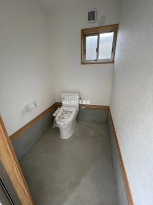 【トイレ】 | 郷開倉庫 | 鏡町鏡(有佐駅) の貸倉庫 新品トイレ 