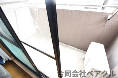 【バルコニー】 | ベラジオ二条城前 | 外からの目が気にならないバルコニーで洗濯物が干せます