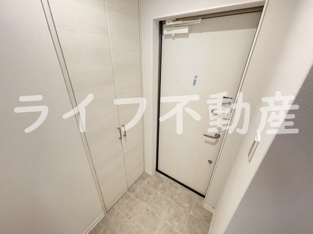 ティアラ北巽の玄関|明るい玄関です