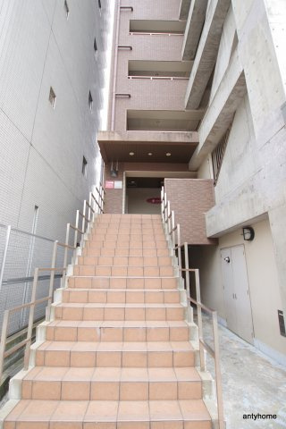 SWISS京橋　仲介手数料無料のエントランス