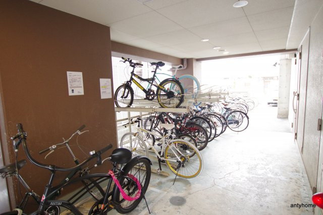 SWISS京橋　仲介手数料無料の駐車場