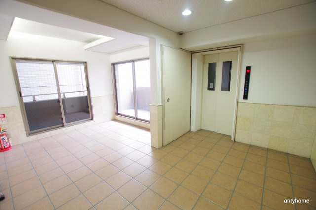 SWISS京橋　仲介手数料無料のロビー