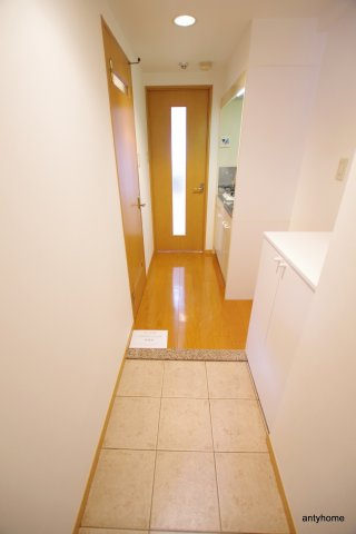 SWISS京橋　仲介手数料無料の玄関