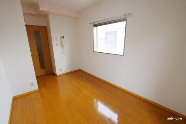 SWISS京橋　仲介手数料無料の寝室