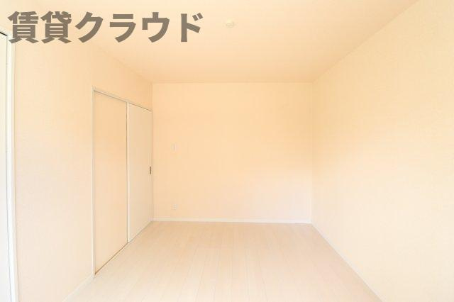 ファーストヴューラ十番館の洋室|使い勝手のいい洋室です