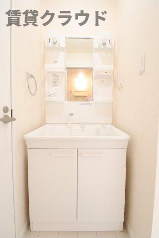 ファーストヴューラ十番館の洗面所|朝の準備に活躍する、洗髪洗面化粧台！