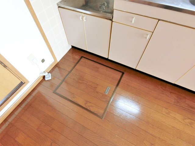 Merciみずほ台Ⅵのキッチン|床下収納