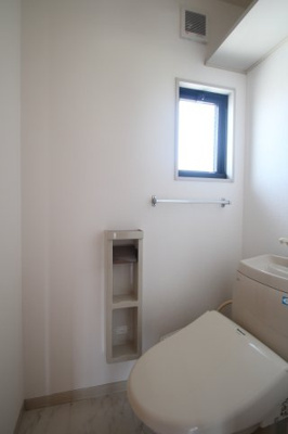 【トイレ】 | ラフォーレ・ポワールB | 温水洗浄便座