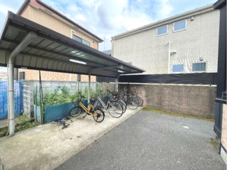 【駐車場】 | 屋根付きの駐輪場完備♪