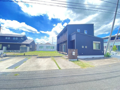 【外観】 | 成約（弊社売却専任）売却期間１１カ月 | 外観もお洒落で。
こだわりの詰まった建物、土地です。