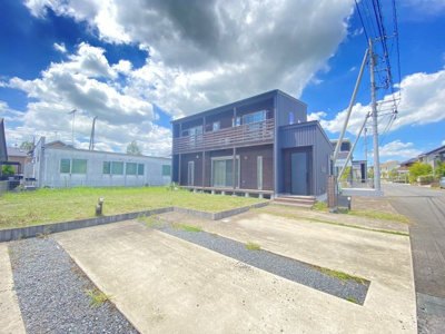 【駐車場】 | 成約（弊社売却専任）売却期間１１カ月 | 広々、駐車スペース。