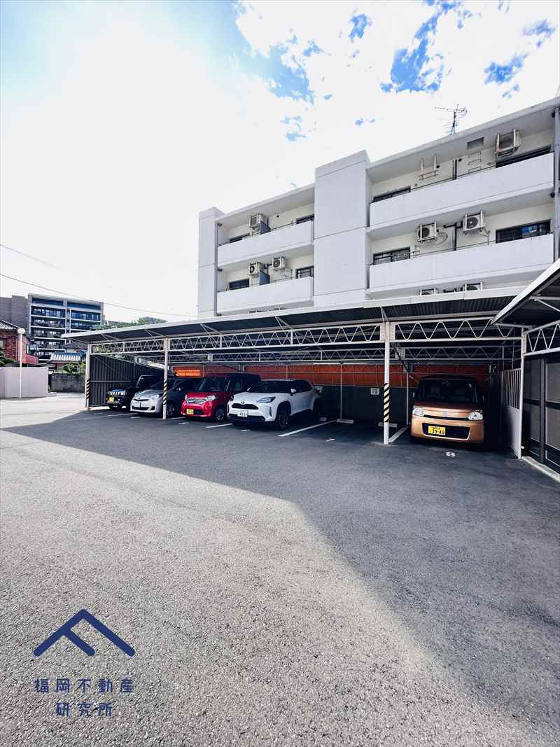春日原パークマンションの駐車場
