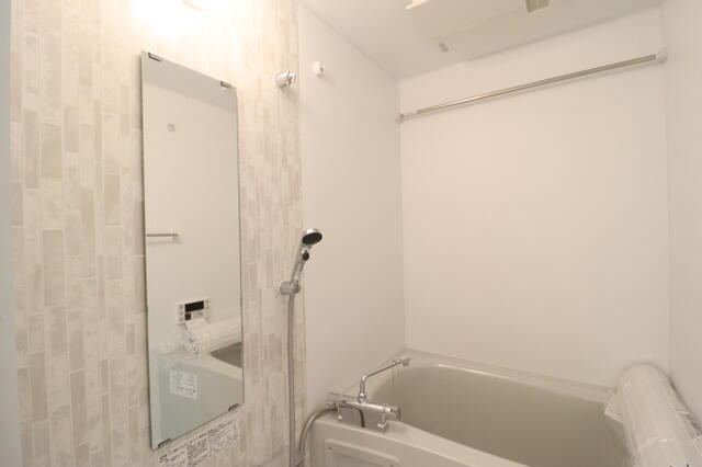 サイドコートの浴室