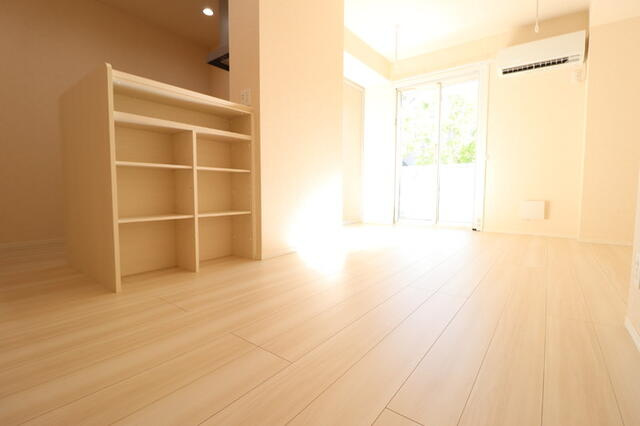 サイドコートの内装