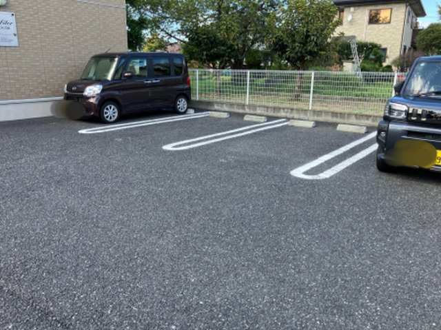 アビテ吉原の駐車場