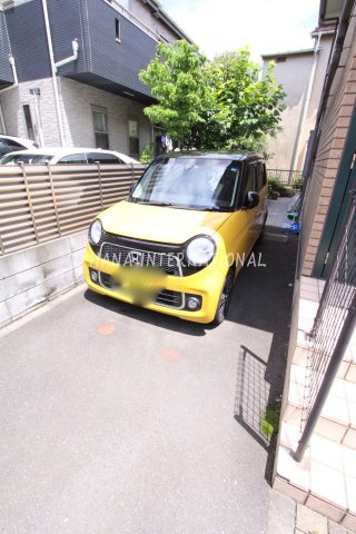 プレミール小島の駐車場