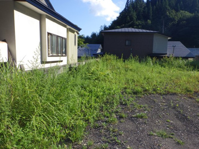 【前面道路含む現地写真】 | 大館市川口字蟹沢7-172・売地