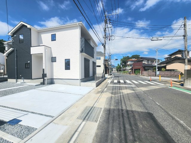 ーFITーフィットー小倉南区長行西1丁目1期　【小倉南区　新築戸建て】の前面道路含む現地写真|駐車スペースは2台可能♪　　【小倉南区　新築戸建て】