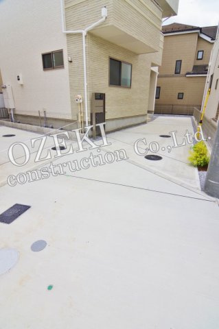 5号棟　越谷市袋山新築戸建て～全9棟～の駐車場