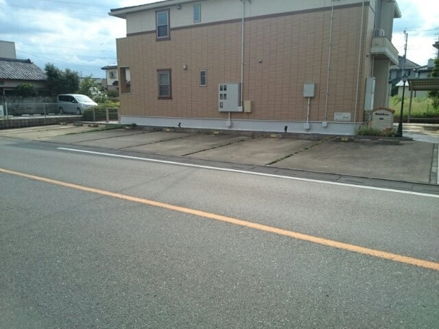 プリマヴェーラの駐車場