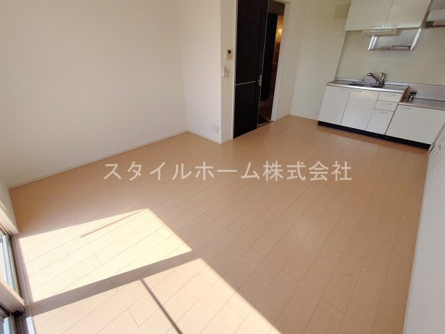 【居間・リビング】 | プレミール上野　A棟