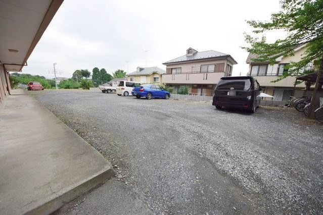 マンション佐々木の駐車場