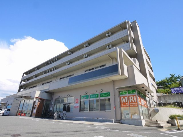 ロイヤルあやめ池の外観
