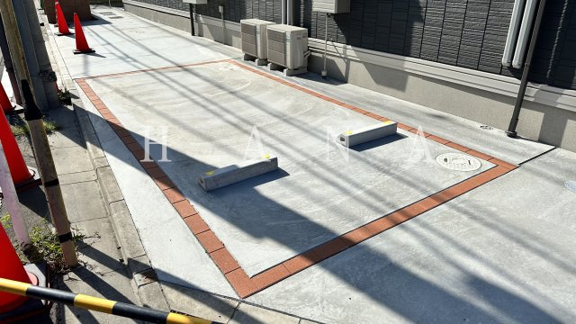 オーヴェスト深大寺の駐車場