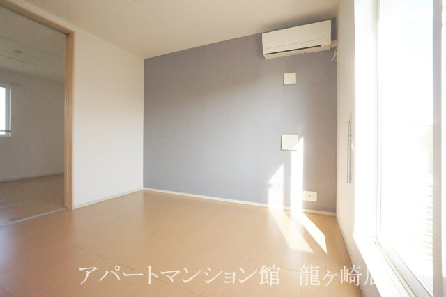 ベルフォ－レ　Ⅱの居間・リビング