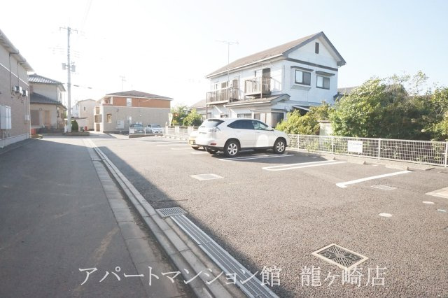 ベルフォ－レ　Ⅱの駐車場