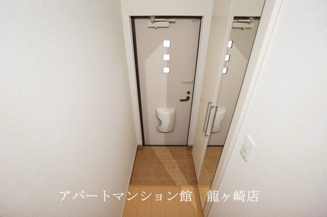 ベリーヒルズＢの玄関