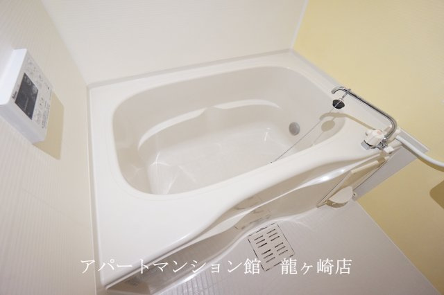 ベリーヒルズＢの浴室