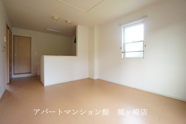 ベリーヒルズＢの居間・リビング