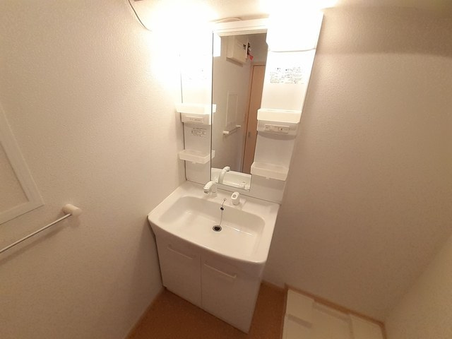 ドゥメゾンＢの独立洗面台|洗面所