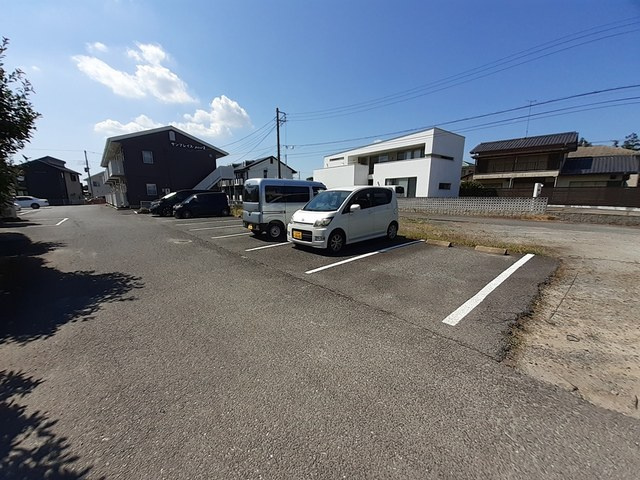 サンプレイス３の駐車場|駐車場