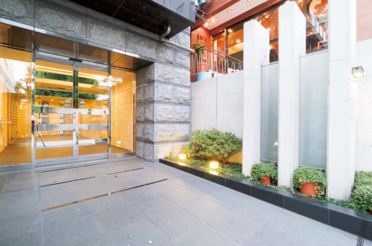 【エントランス】ガリシア浜松町 