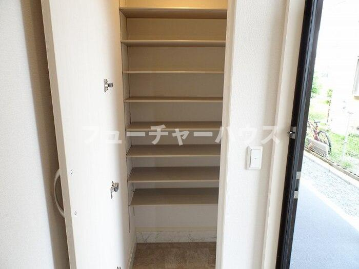 Ｄ－ｒｏｏｍウィット西原の玄関