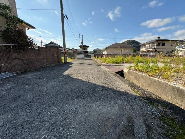 海南市野上中　土地の前面道路含む現地写真