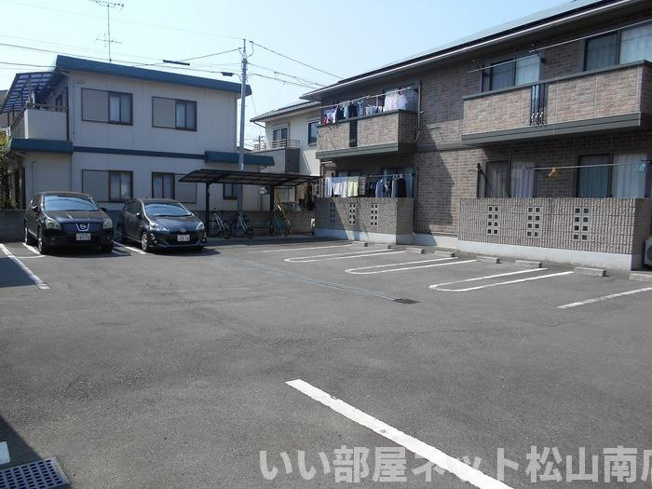 【駐車場】 | リビングタウン古川北壱番館　B棟