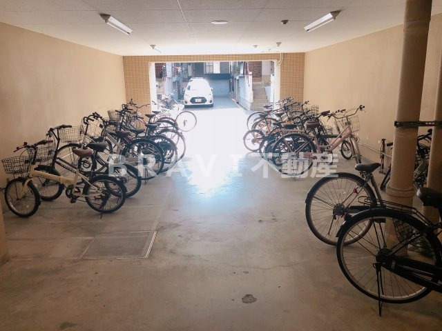 エイペックス上本町　BRAVI不動産のその他共用部分|【エイペックス上本町】駐輪場