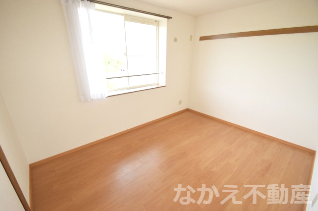 【寝室】 | 落ち着いた色調の寝室です