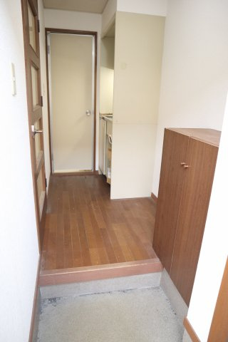 ロイヤルコーポ田尻の玄関