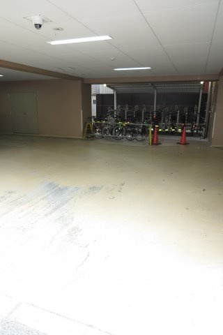 イカルス日本橋の駐車場