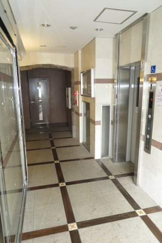 イカルス日本橋のエントランス