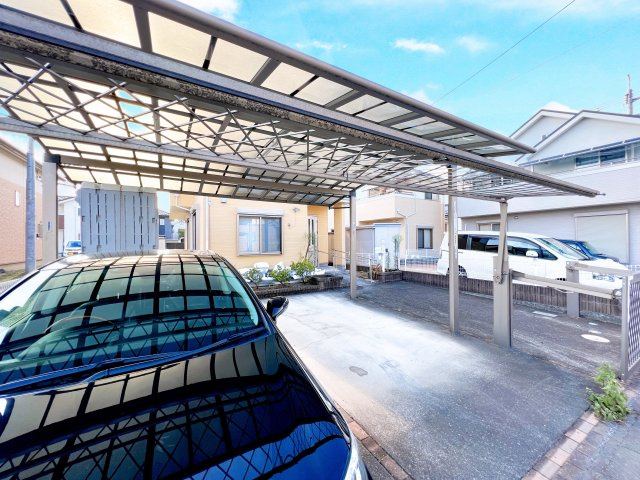 高崎市新町　中古住宅の駐車場
