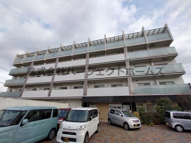 プレシス枚方の外観|爽快な外観です。