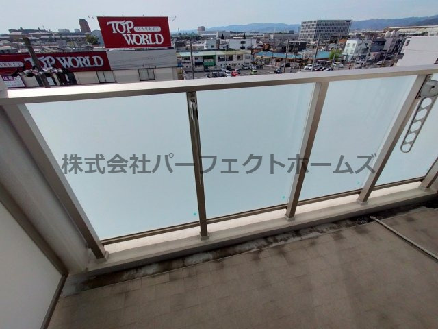 プレシス枚方のバルコニー