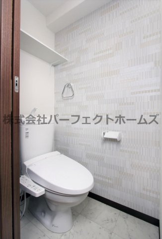 プレシス枚方のトイレ|温水洗浄便座ももちろんついています。
