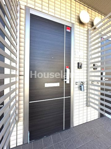 イソラ フェリジェⅡの玄関